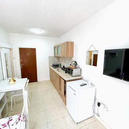 Central Comfort Studio Larnaca Eksteriør billede