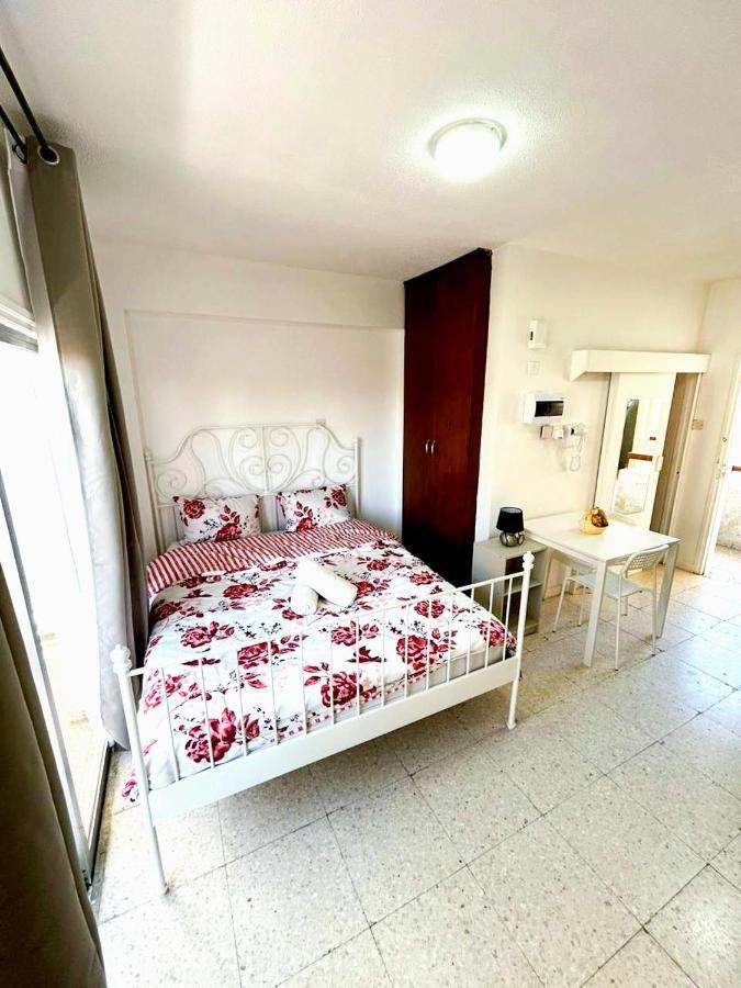 Central Comfort Studio Larnaca Eksteriør billede