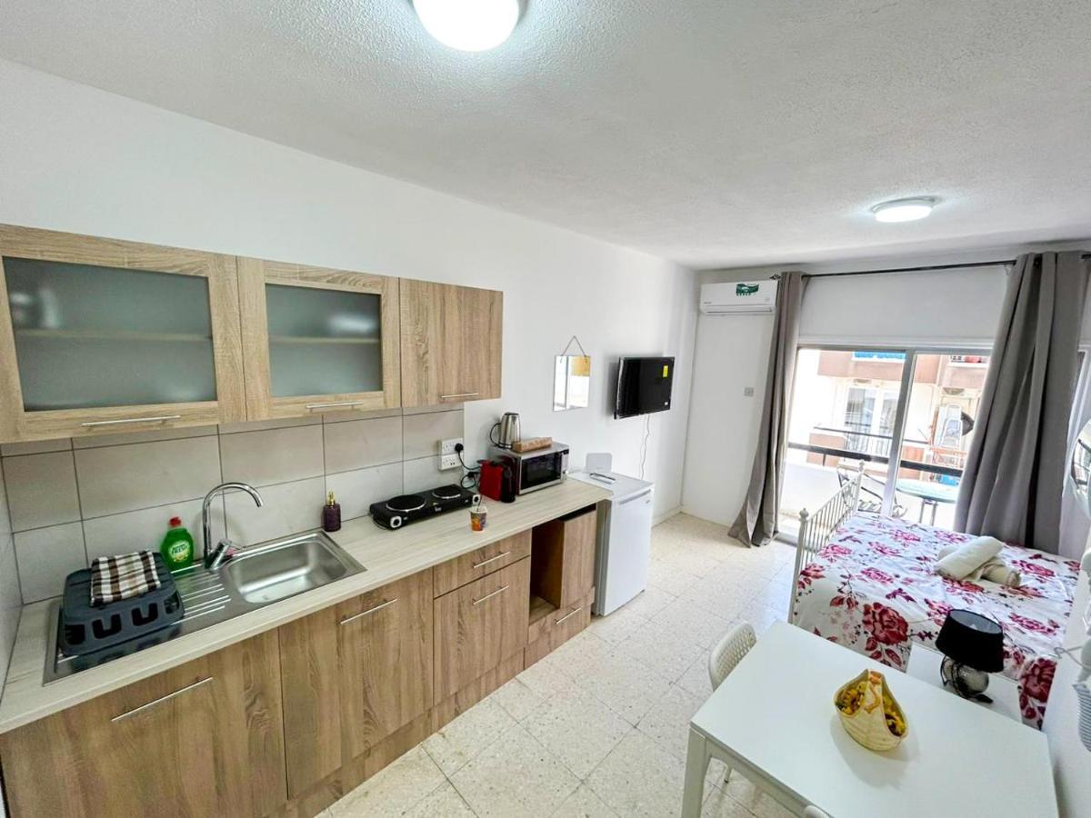 Central Comfort Studio Larnaca Eksteriør billede